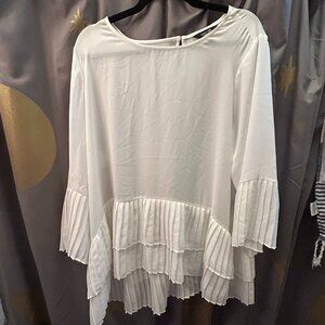 SIMPLY VERA WANG Plus XXL White Accordian Pleat Blouse Top Crepe Like New